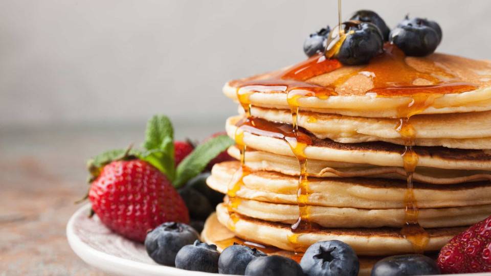 E que tal umas panquecas de Nestum, mel e ricota para o pequeno-almoço?