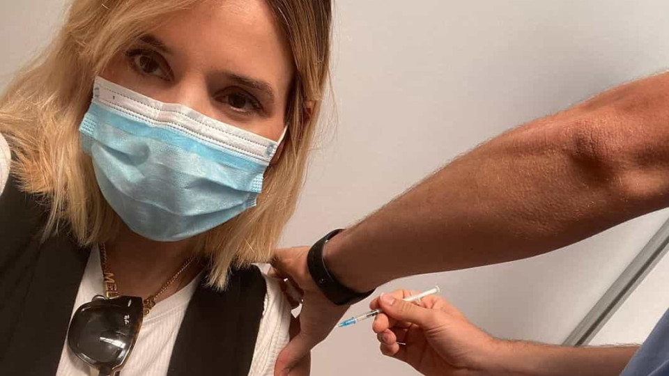 Inês Mendes da Silva vacinada contra a Covid-19
