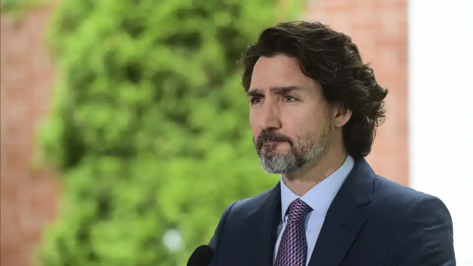 Governo canadiano de Justin Trudeau sobrevive a moção de censura