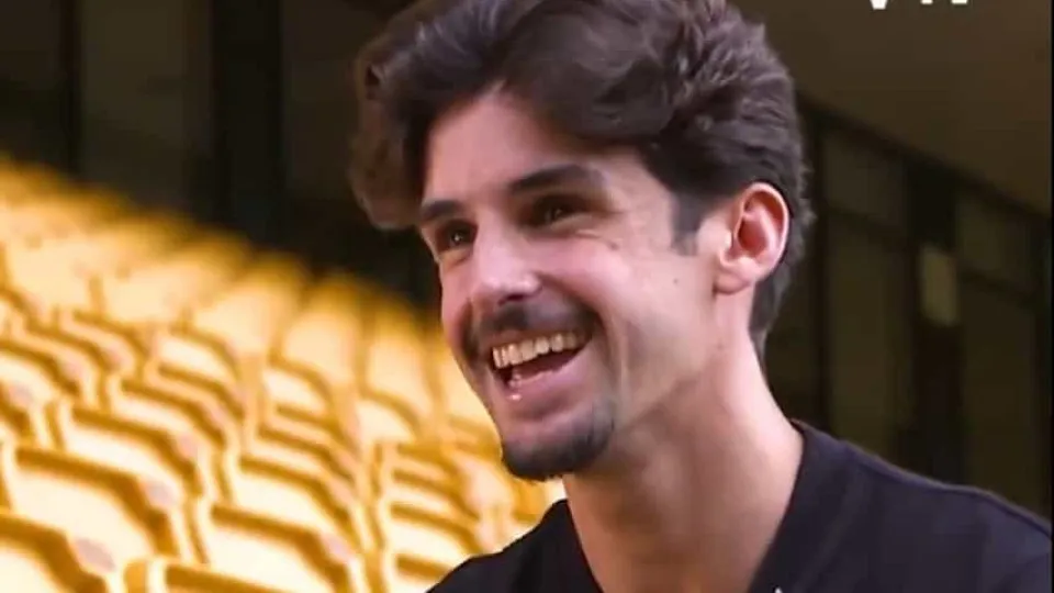 Francisco Trincão já está em Inglaterra e foi conhecer os cantos à casa