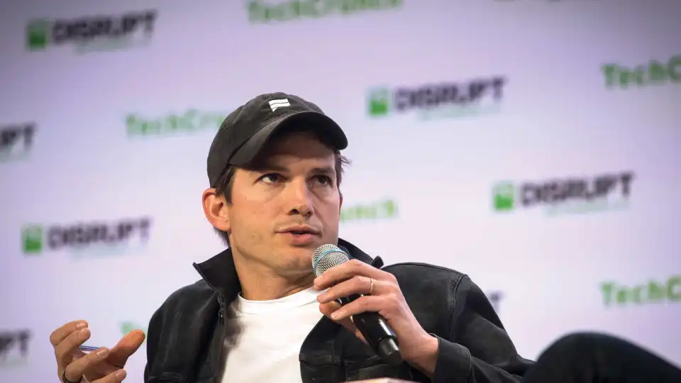 Ashton Kutcher emagreceu após susto de saúde (e vai correr maratona)