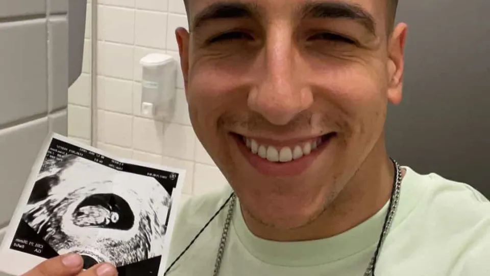 Prestes a ser pai, Fernando Daniel realiza curso de abordagem ao bebé