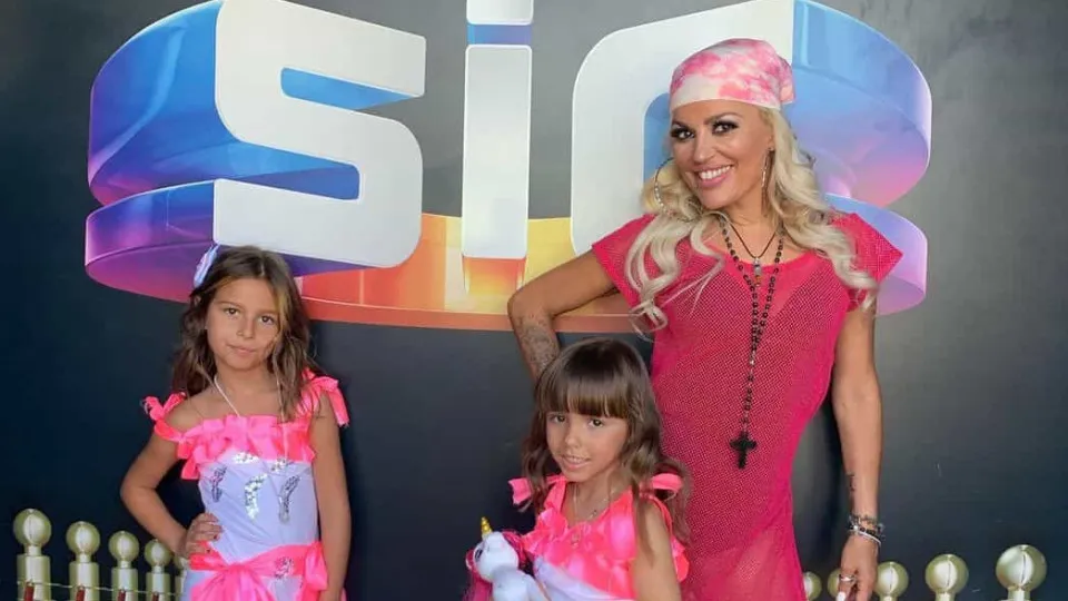 Filha de Ruth Marlene celebra o aniversário em programa da SIC