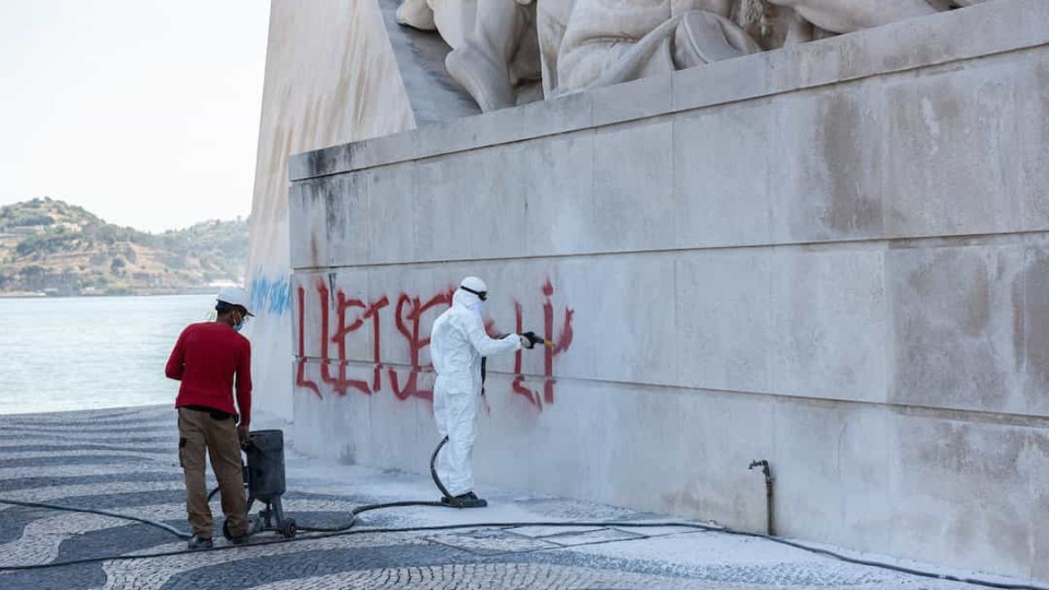 PJ já identificou estrangeira que vandalizou Padrão dos Descobrimentos