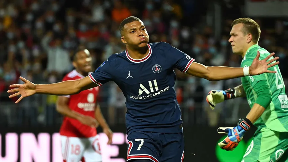 FBL-FRA-LIGUE1-BREST-PSG
