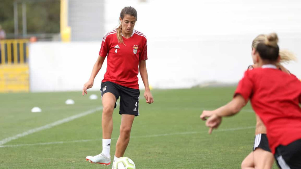 Oficial: Internacional portuguesa acaba carreira, mas continua no Benfica