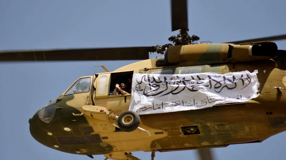 Talibãs rejeitam regresso dos Estados Unidos à base de Bagram