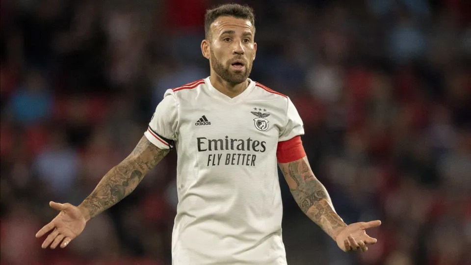 Otamendi pode sair a meio da época do Benfica