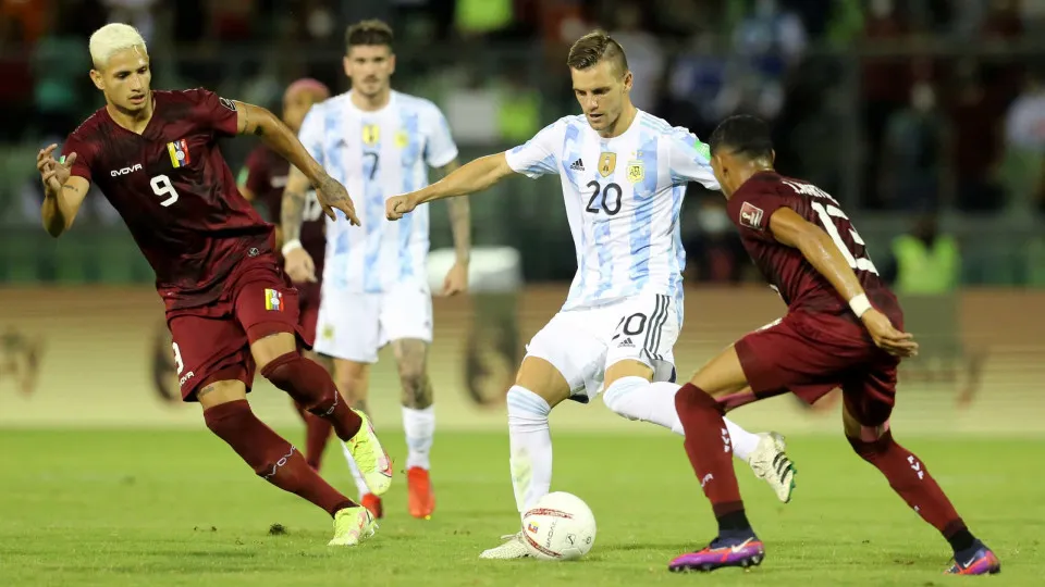 Brasil quer deportar quatro jogadores. Argentina recusa e vai a jogo