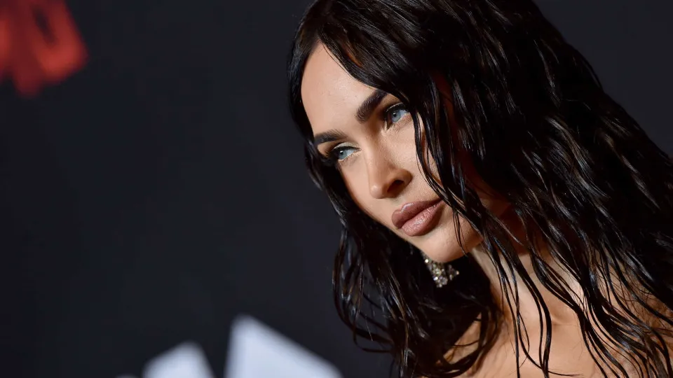 Megan Fox "satisfeita" por divórcio de Brian Austin Green estar concluído