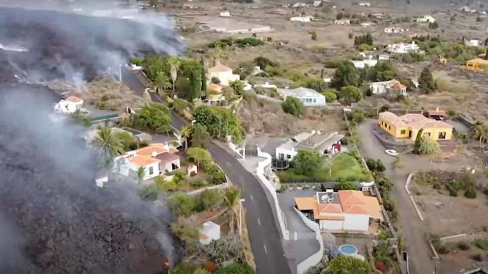 Vídeo: Drone capta destruição à passagem da lava em La Palma 