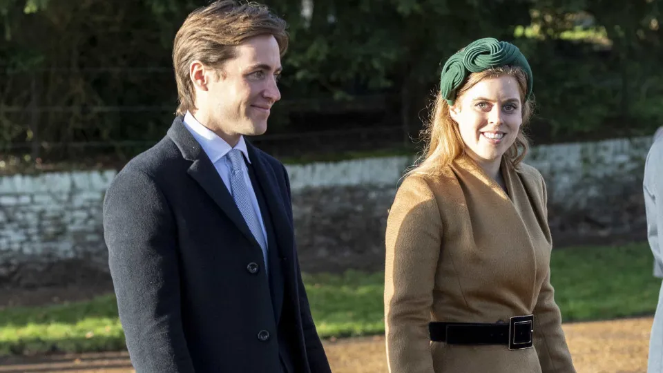 Treze dias após ser mãe, princesa Beatrice revela o nome da filha