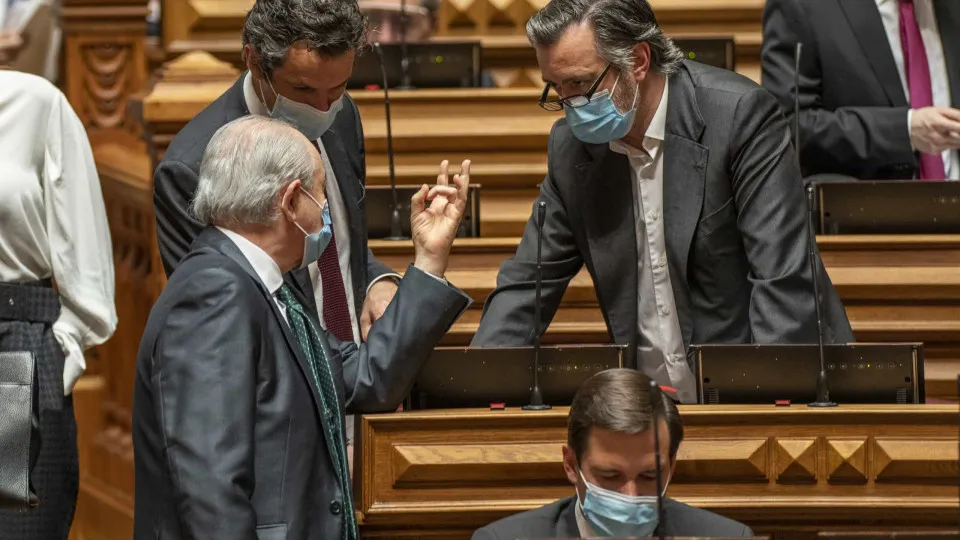 "Anda um bocadinho mortiço, murcho". IL quer ser "o Viagra do PSD"