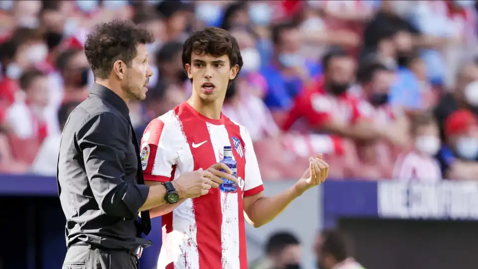 Tensão máxima no Atlético de Madrid. João Félix e Simeone não se falam