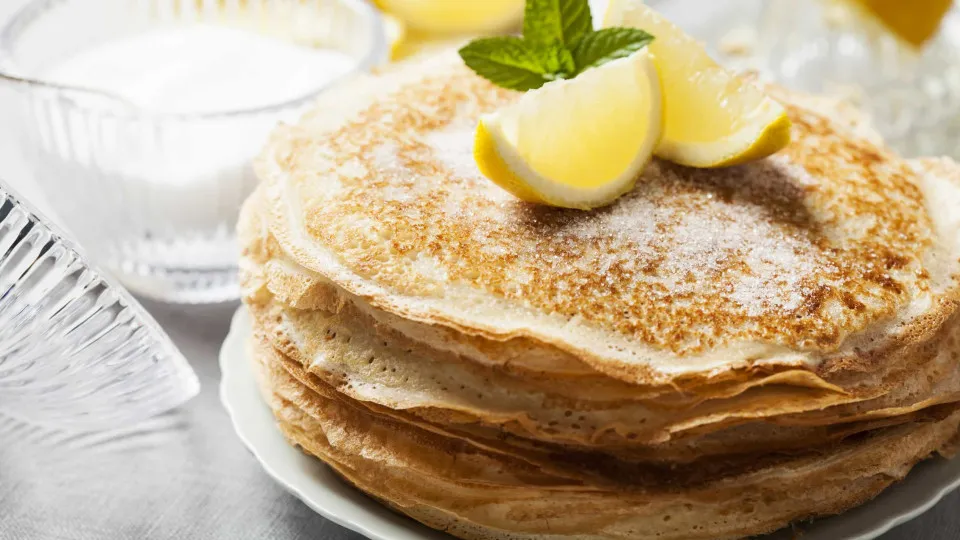 Deliciosas e muito saudáveis! Panquecas proteicas de coco, limão e aveia