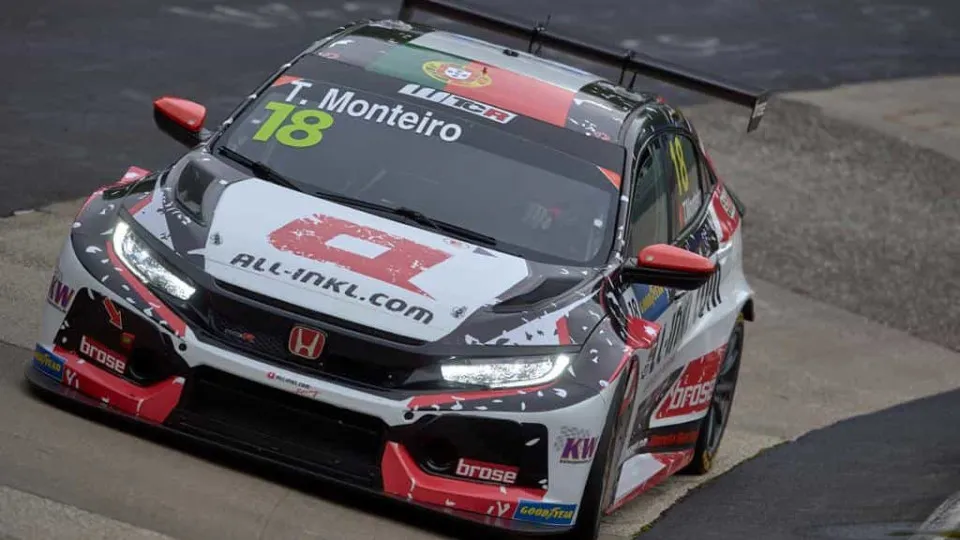 Tiago Monteiro confiante nos "lugares da frente" em Pau