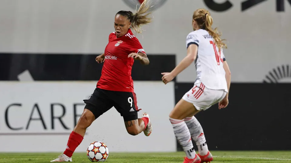 Águias goleadas em Lyon para a Liga dos Campeões feminina