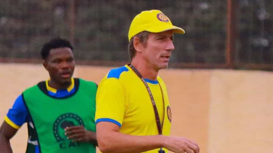 Petro de Luanda, de Alexandre Santos, empata na corrida à Liga Africana