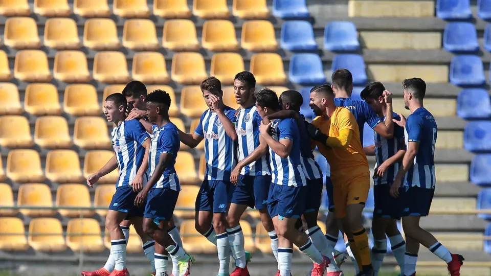 FC Porto vence AC Milan e isola-se na liderança do grupo B