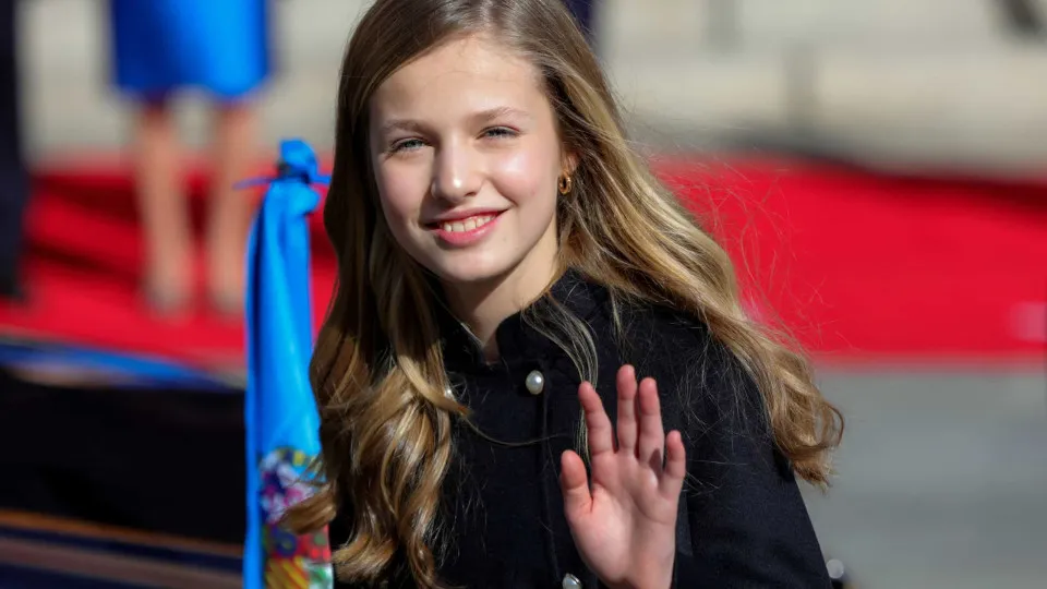 Princesa Leonor prestes a regressar a Espanha... mas não para férias