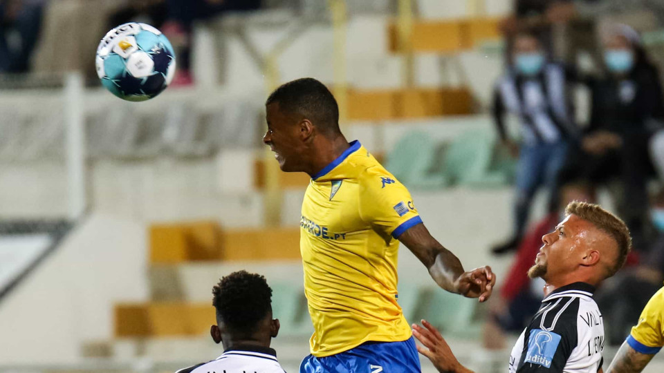 Estoril bate Portimonense e não descola do pódio 