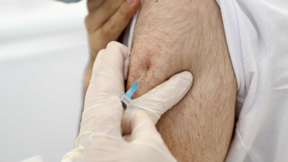Dadas mais de 104 mil vacinas contra a Covid e gripe em 24 horas