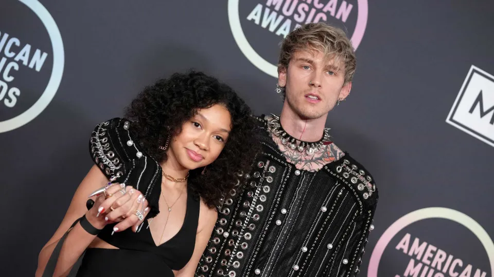 Machine Gun Kelly leva filha a gala de prémios. Então e Megan Fox?