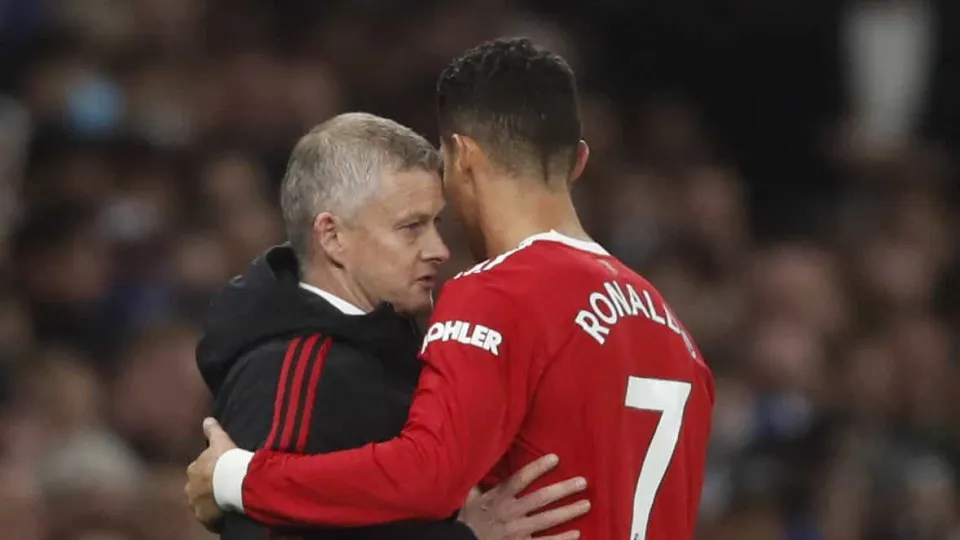 Solskjaer revela a única pessoa que o aconselhou a não contratar CR7