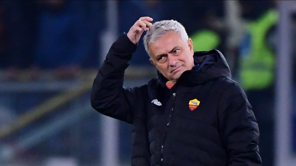 AS Roma, de Mourinho, identifica quatro jogadores com Covid-19