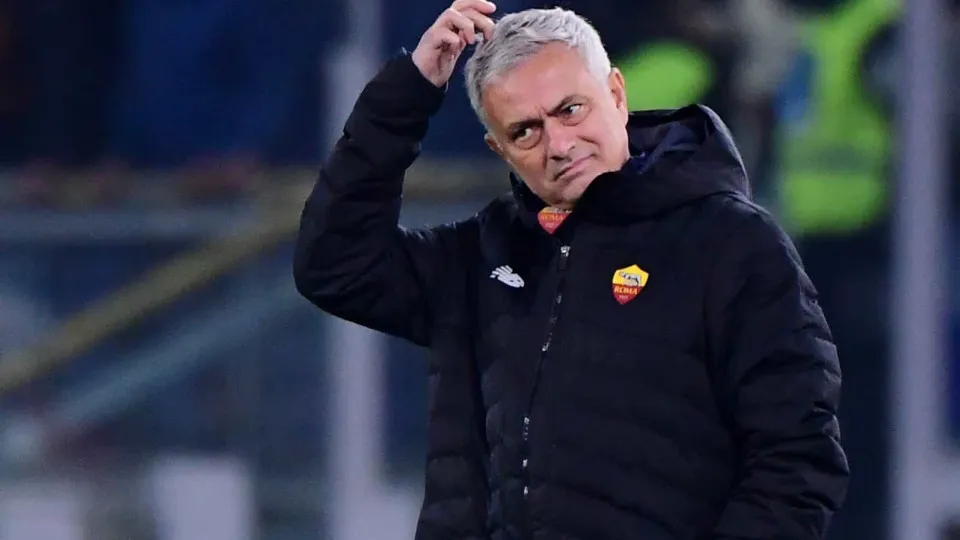 Inter puxa do 'chicote' e Mourinho vive tarde de terror em Roma