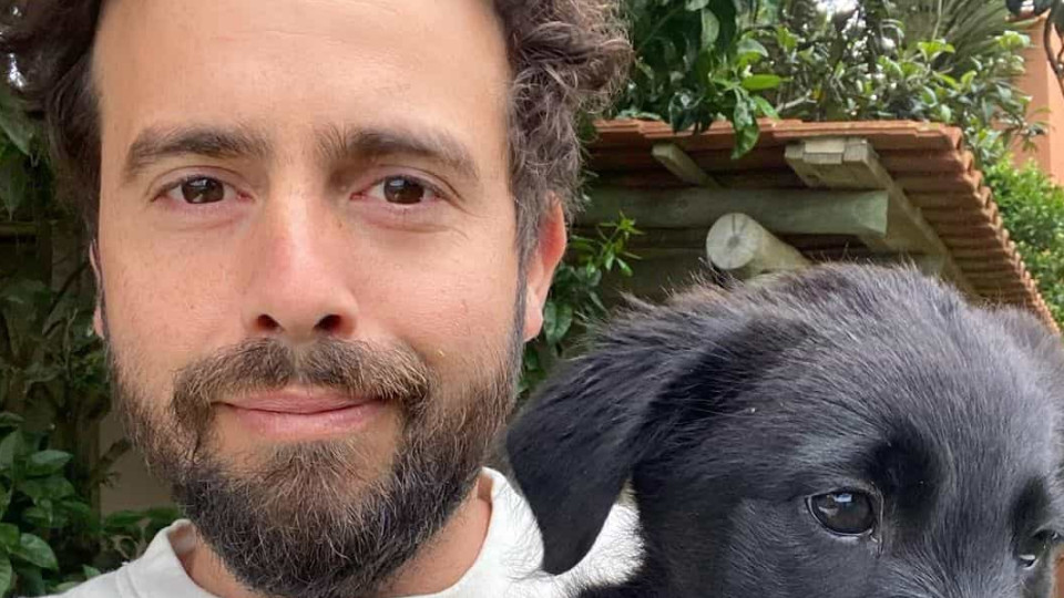 João Manzarra apresenta novo 'cãopanheiro' nas redes sociais