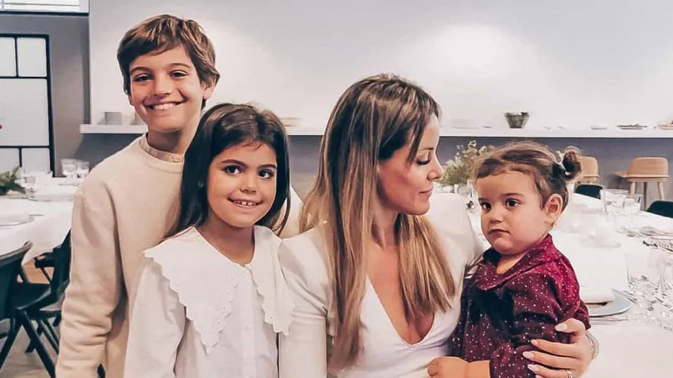 Mariana Patrocínio partilha ternurenta foto dos três filhos