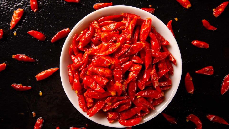 Want to Keep Bugs Out of Your Home? Use Cayenne Pepper