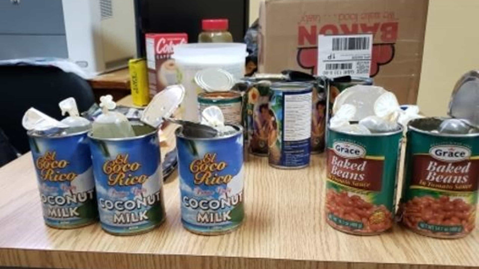 Londres. Dupla tenta traficar cocaína em latas de feijão e leite de coco