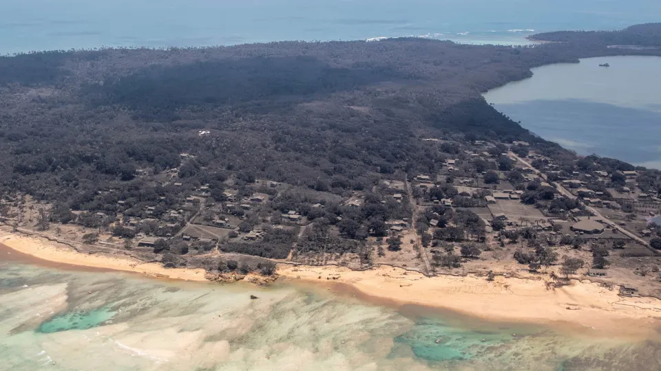 Governo de Tonga qualifica tsunami como "desastre sem precedentes"