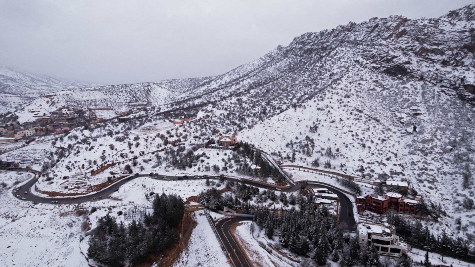 Tempestade de neve deixa Iraque e Síria cobertos de branco