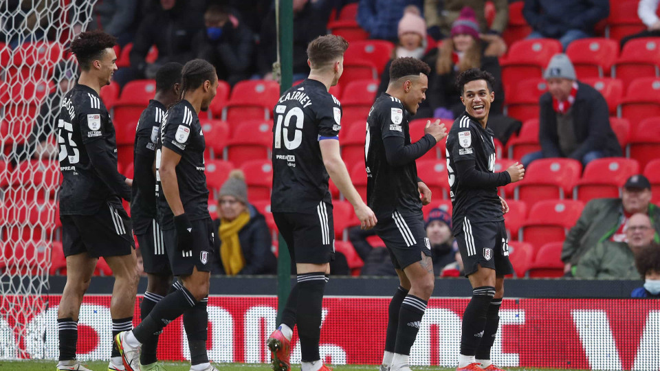 'Pérola' portuguesa marca, Fulham vence e Marco Silva é ainda mais líder