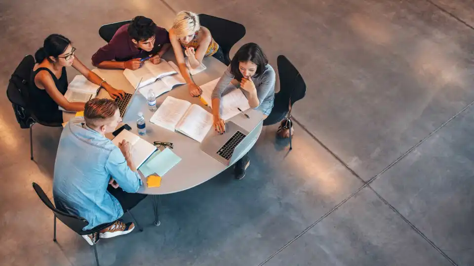 Entrei na faculdade, e agora? Falámos com uma psicóloga e reunimos dicas