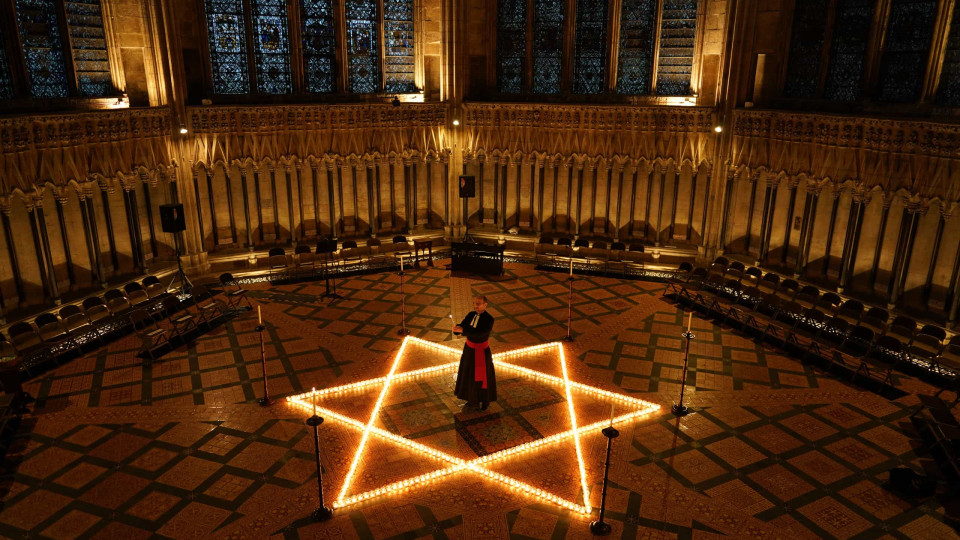 York assinala Dia Internacional da Lembrança do Holocausto com 600 velas