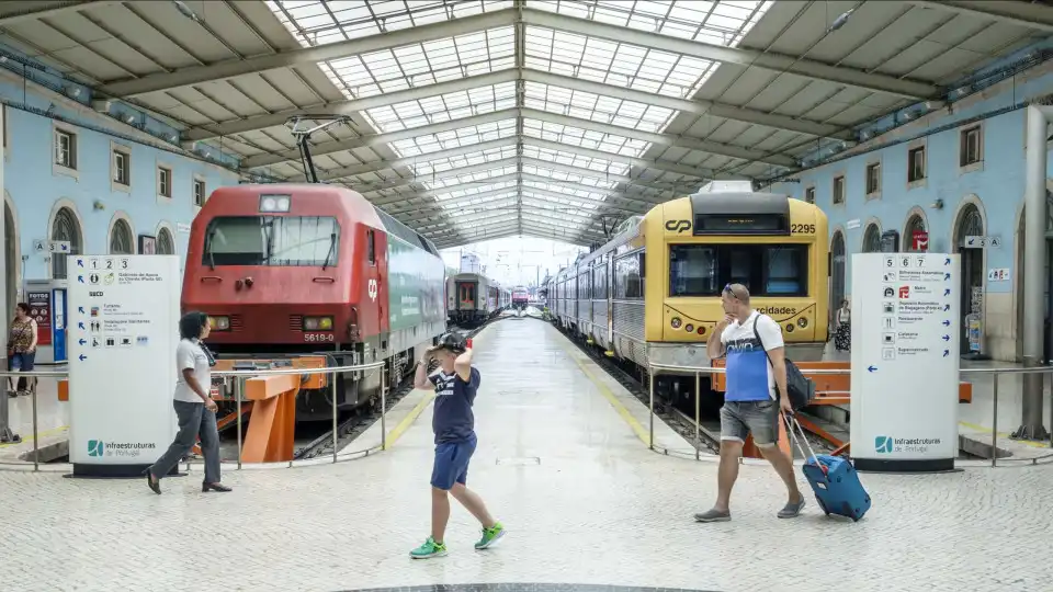 Vendidos mais de quatro mil passes ferroviários verdes em dois dias