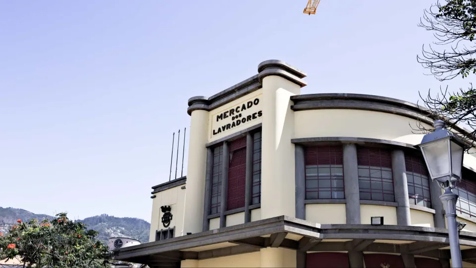 Funchal. Corpo encontrado esta manhã à porta do Mercado dos Lavradores