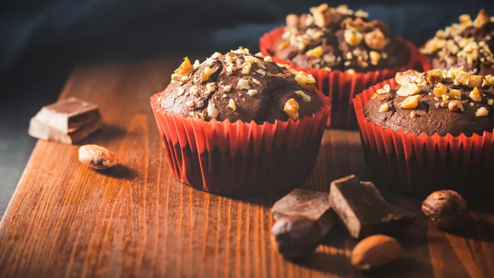 Já comia qualquer coisa? Muffins 'low carb' de chocolate e amêndoa