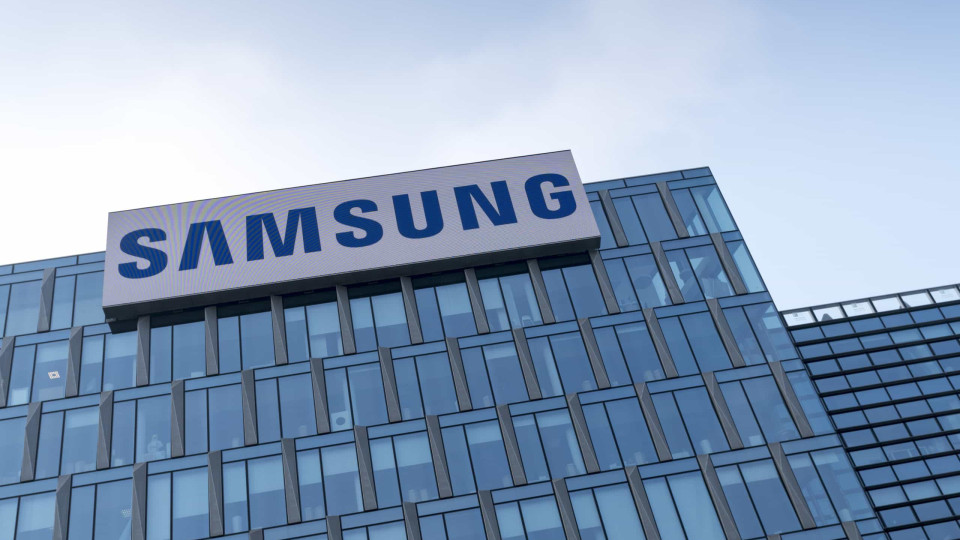 Lucros da Samsung disparam 471% no segundo trimestre