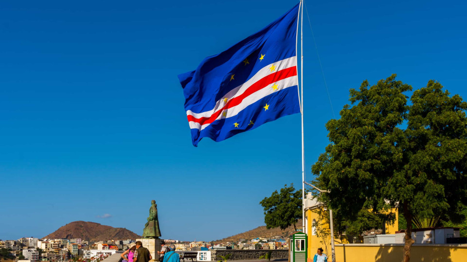 Défice da balança comercial de Cabo Verde reduz-se em 15%
