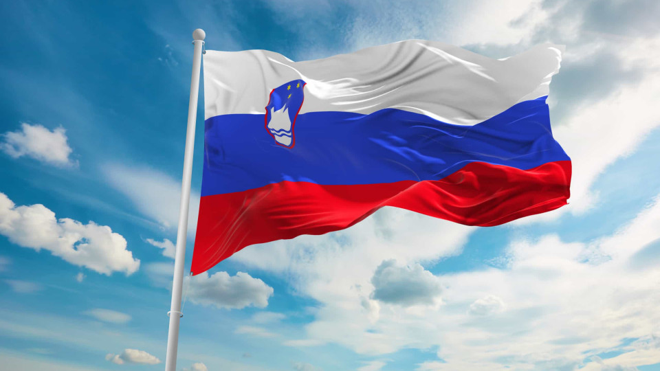 Eslovénia apoia entrada acelerada de Kiev na UE