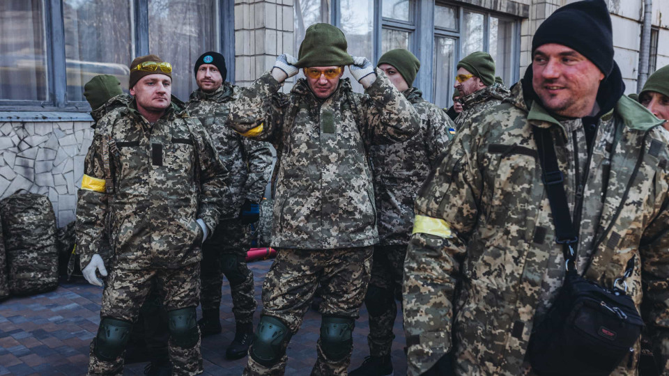 Ucrânia. Parlamento aprova mobilização de reservistas 