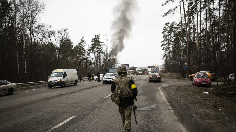 Reino Unido prevê guerra intensa junto a Kyiv "nos próximos dias"