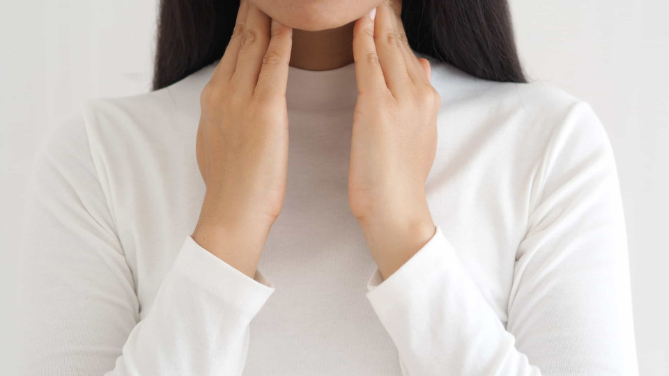 Cancro do esófago: A 'estranha' sensação na garganta que não deve ignorar