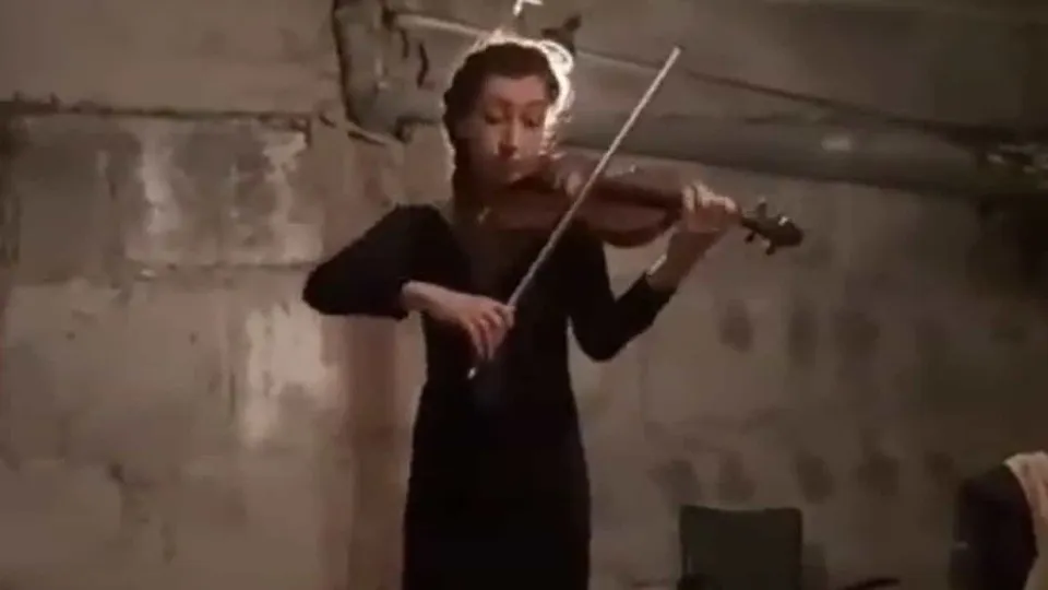 O que fazem os músicos nos abrigos enquanto a Rússia os bombardeia