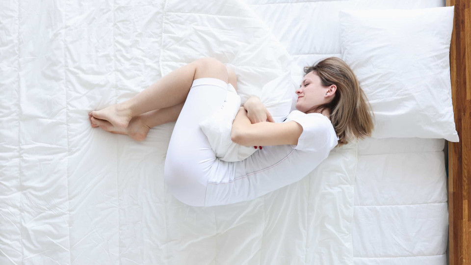 A menstruação afeta ou não o sono? Esclarecemos tudo